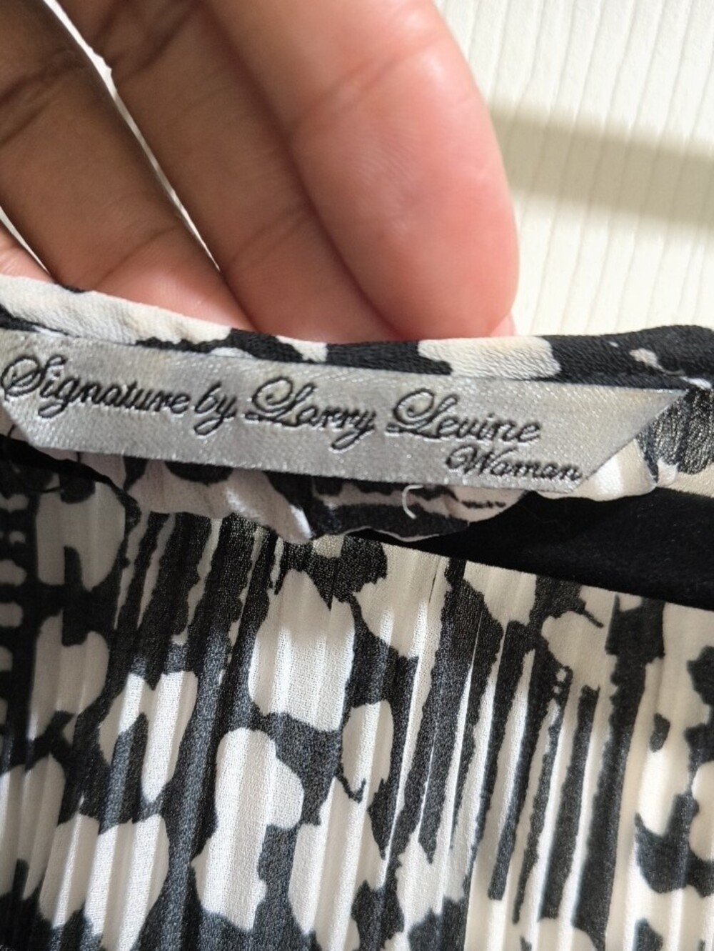 Signature by Larry Levine Black and White Patterned Layered Top - Picture 2 of 4